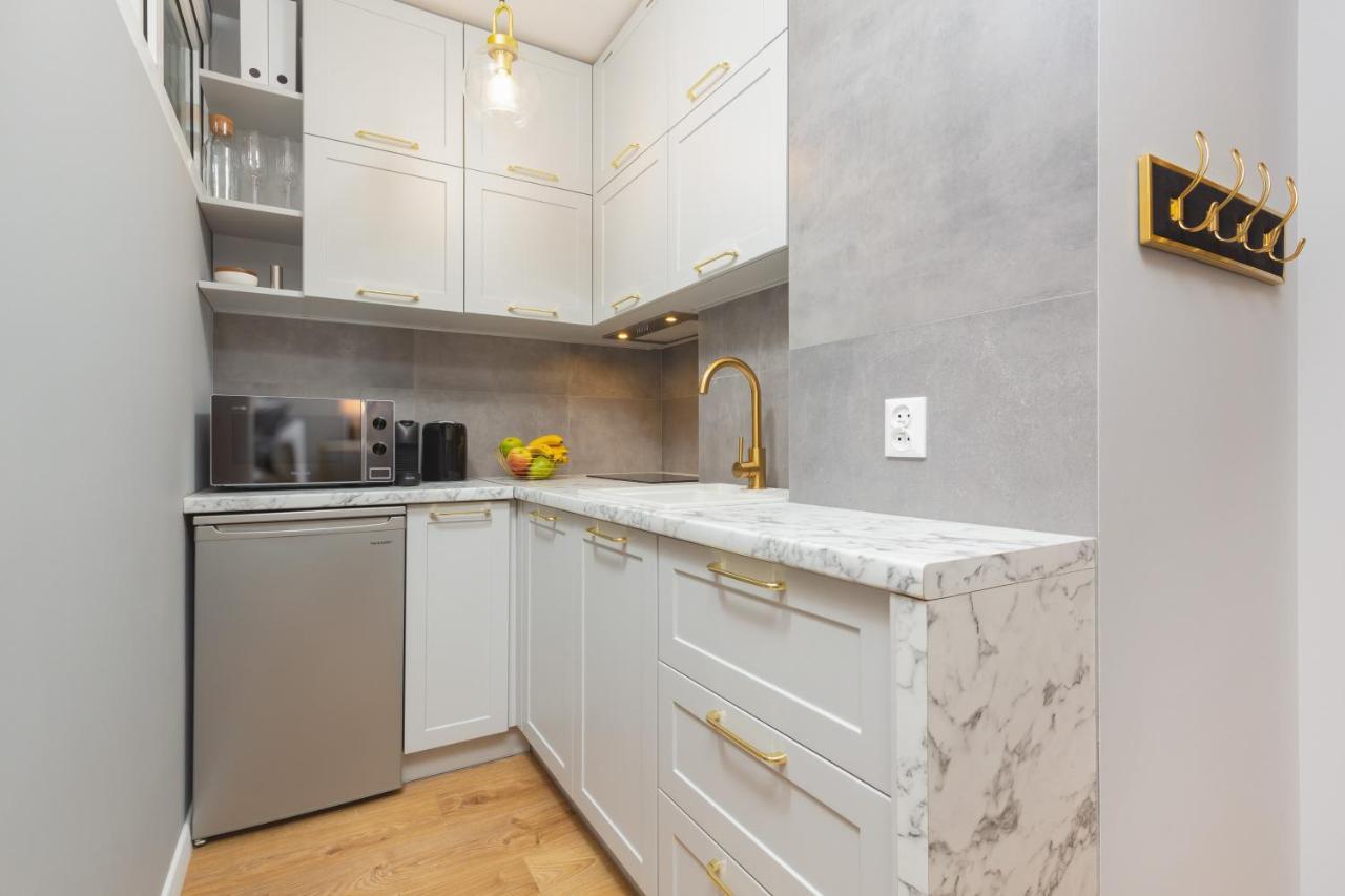 City Center Apartment Near The Vistula By Noclegi Renters Varsó Kültér fotó
