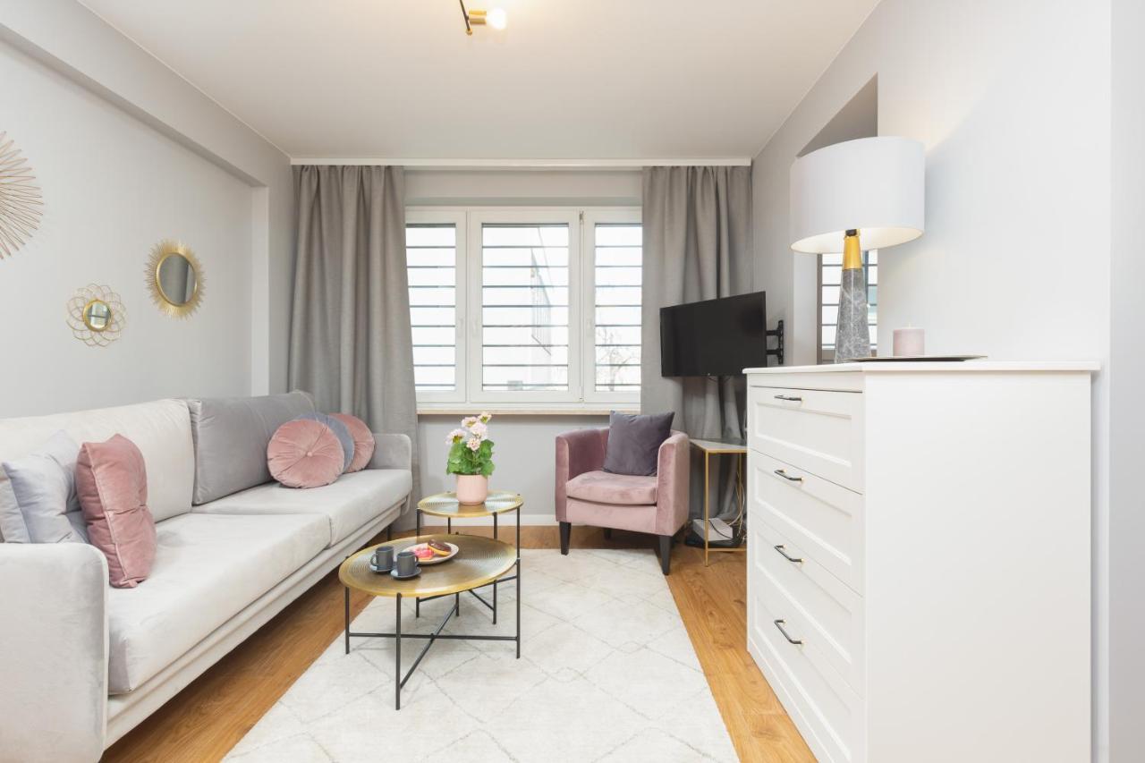 City Center Apartment Near The Vistula By Noclegi Renters Varsó Kültér fotó