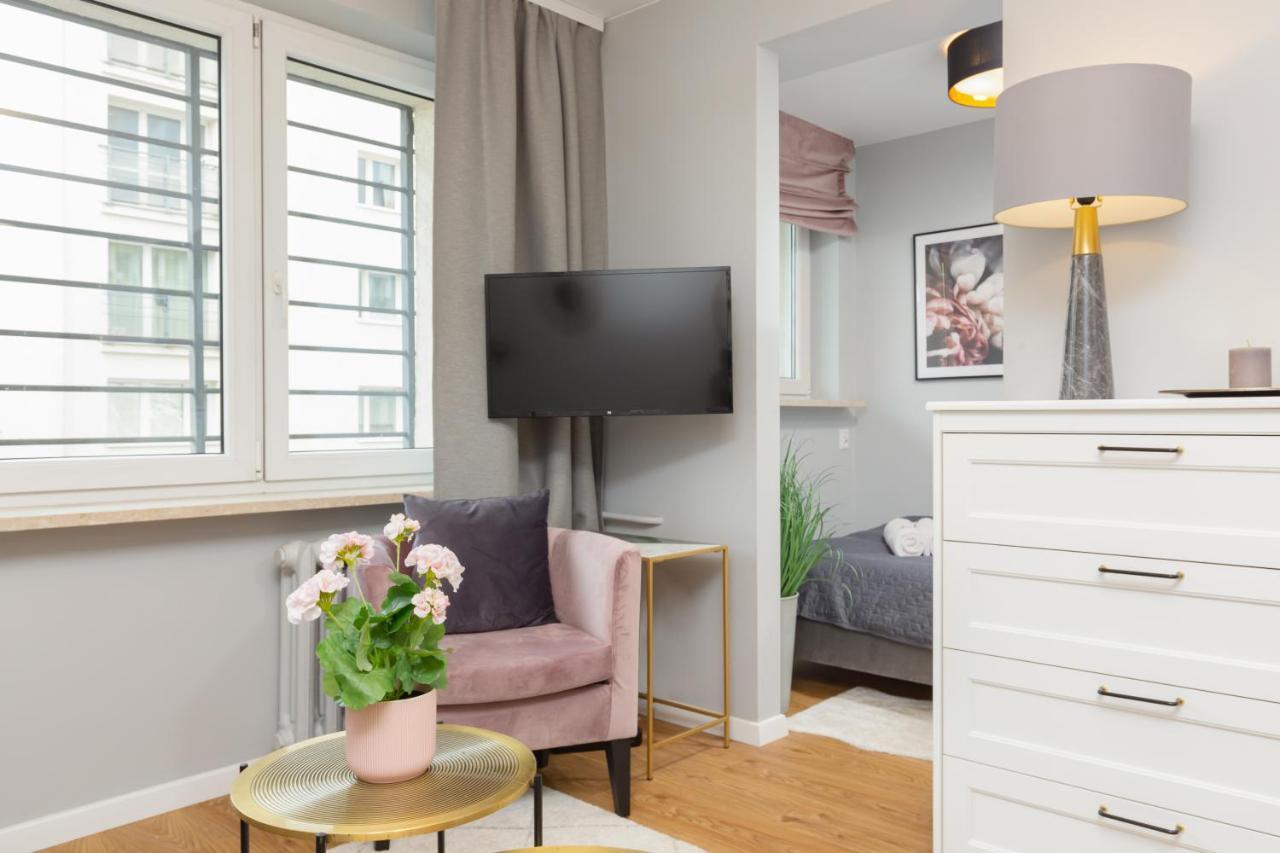 City Center Apartment Near The Vistula By Noclegi Renters Varsó Kültér fotó