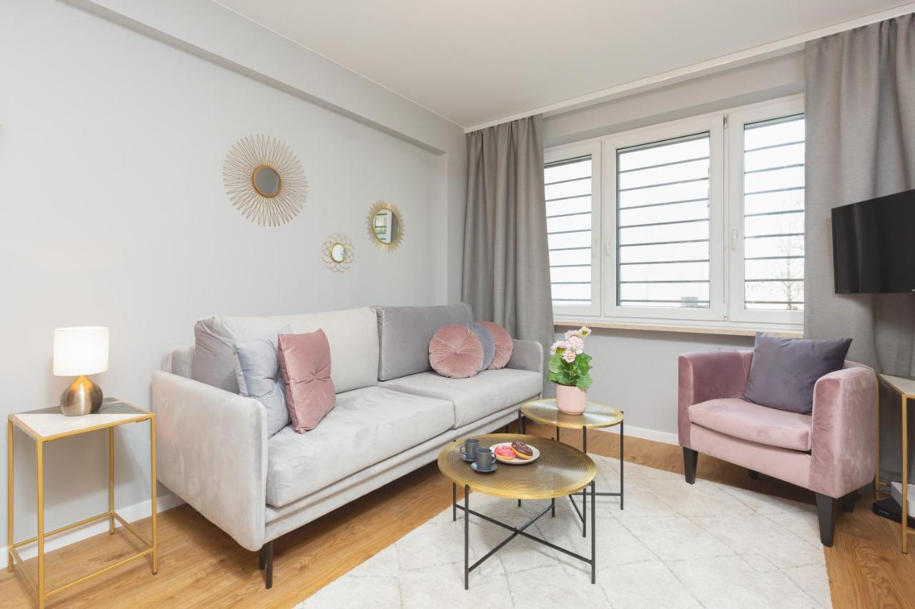 City Center Apartment Near The Vistula By Noclegi Renters Varsó Kültér fotó