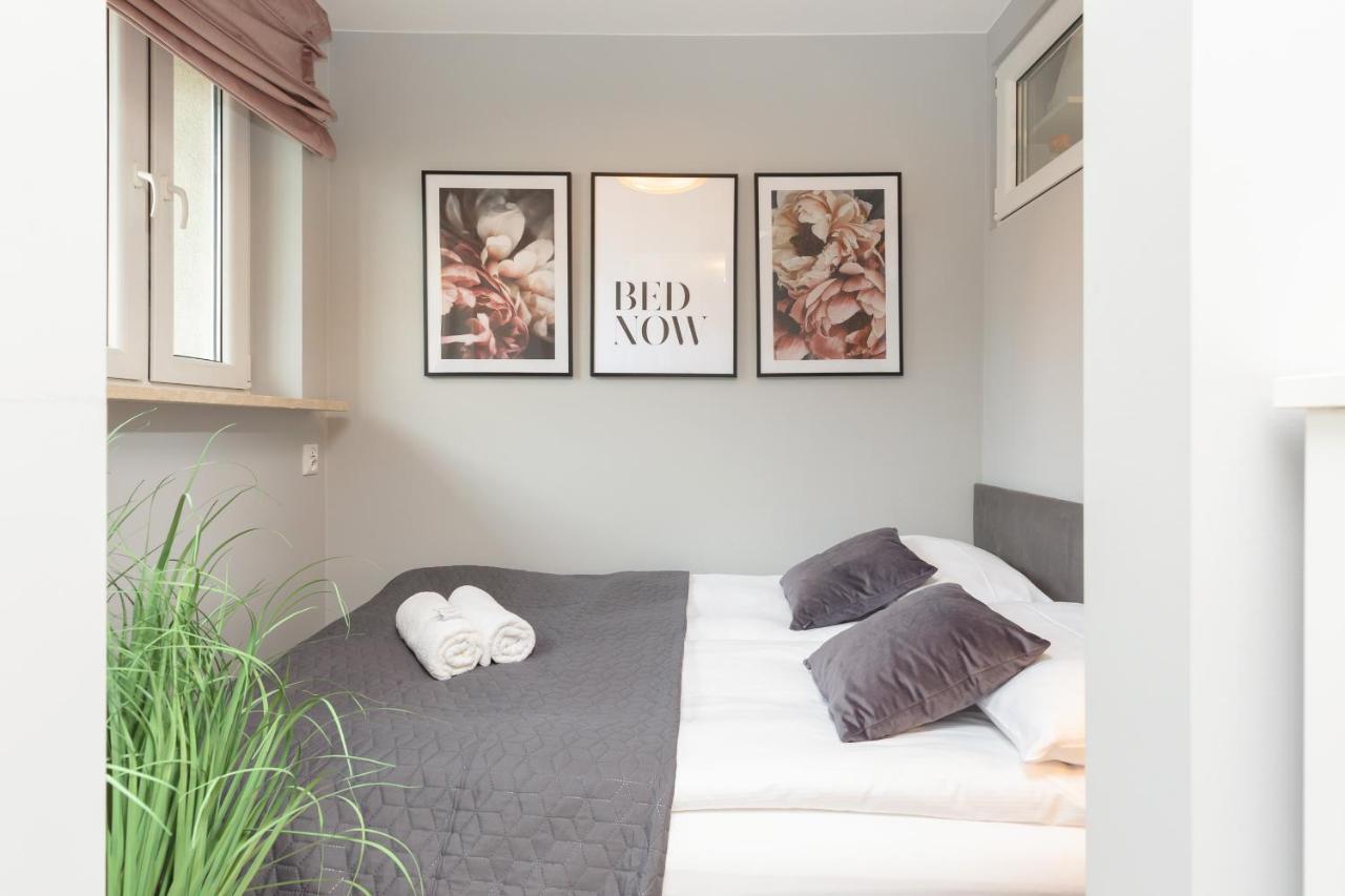 City Center Apartment Near The Vistula By Noclegi Renters Varsó Kültér fotó